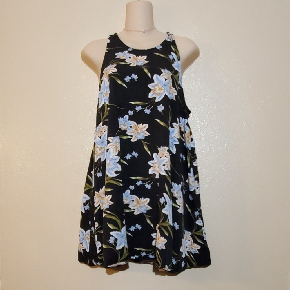 Forever 21 sheer sleeveless tunic length blouse